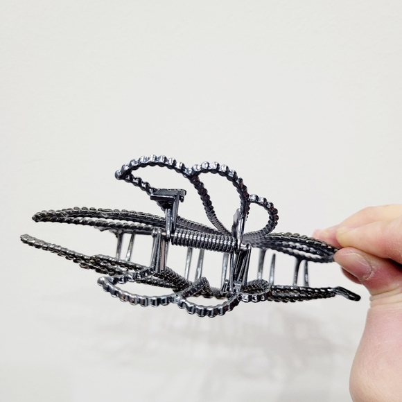 Brand New Titanium Black Butterfly Rhinestone Hair Claw Clip - Picture 7 of 8